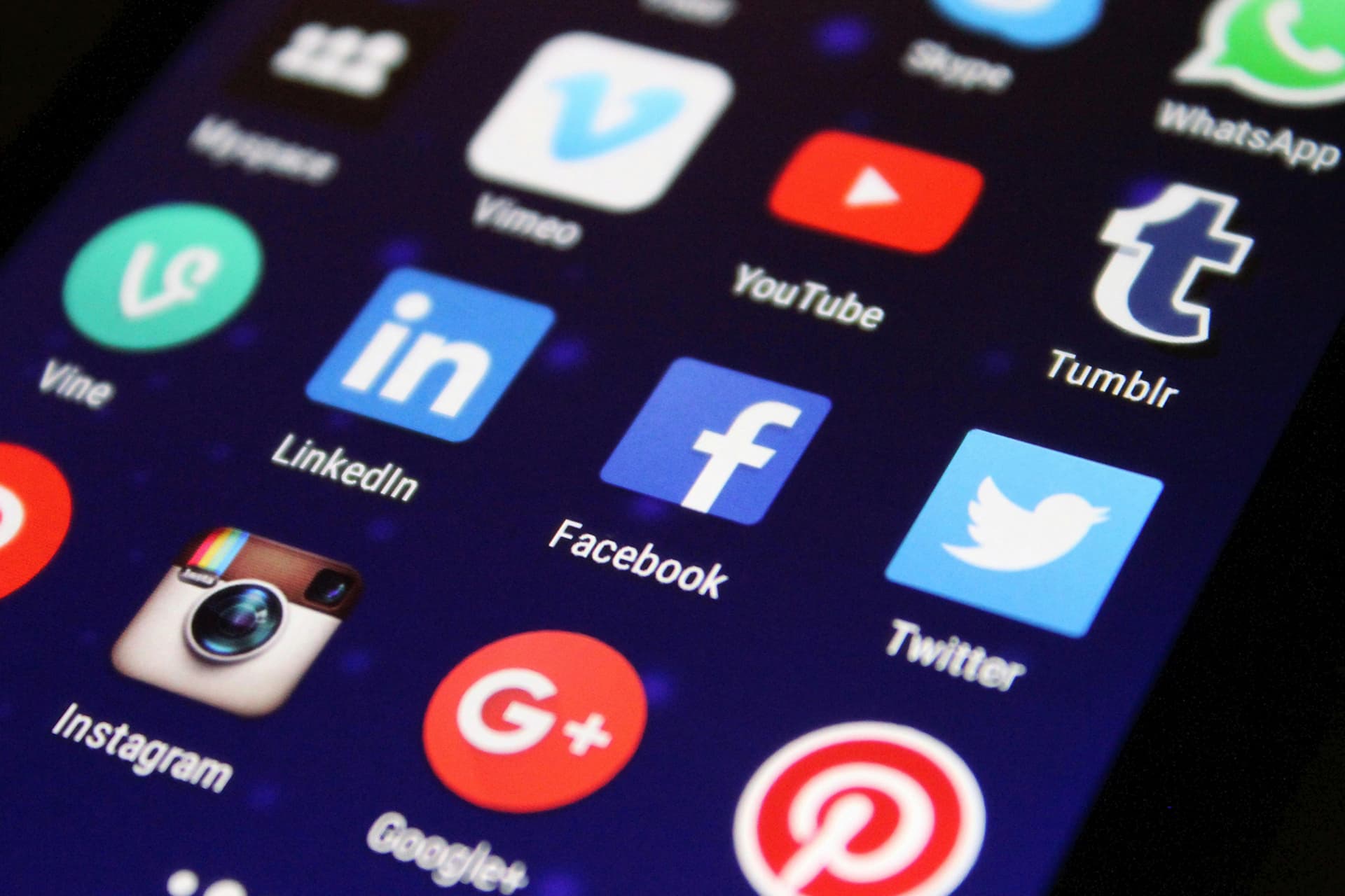 Cover image for Why Your Social Media Isn't Generating Leads (And How to Fix It)